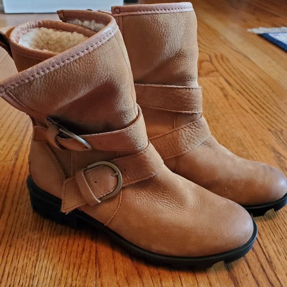SOREL Boots - Picture 1 of 7